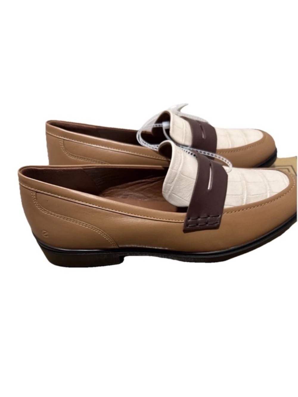 Ecco Dress Classic 15 Leather
Penny Loafers Women's EU 39 US
8-8.5 Brown NEW